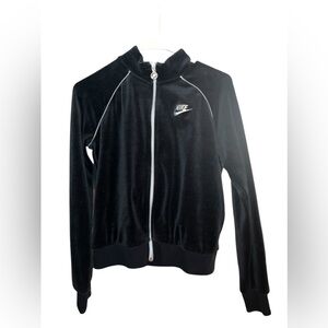 $25 Nike Women’s Black Velvet Sweater with White Detailing Size S